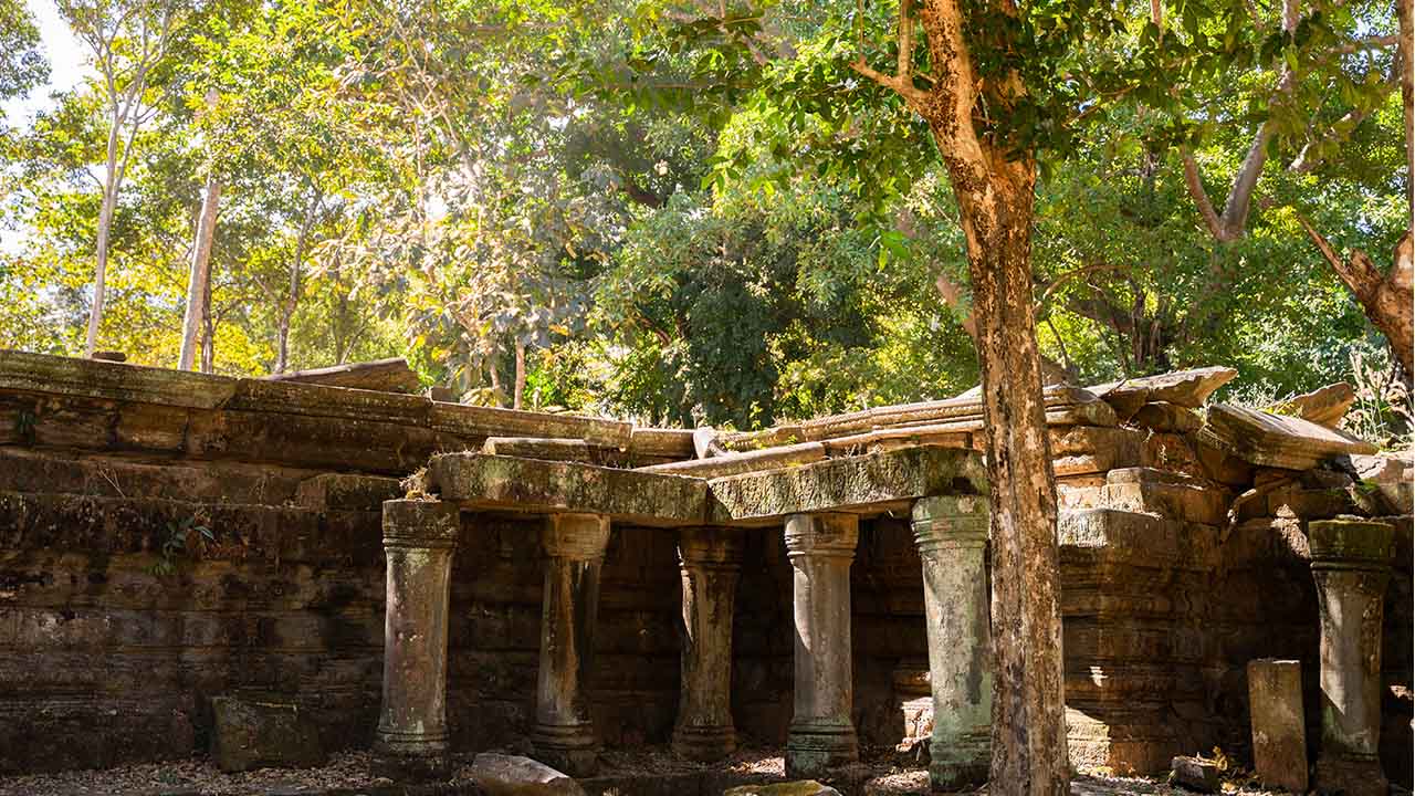 Ancient Beng Mealea Temple ruins